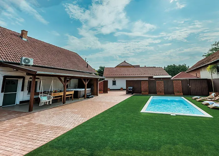 Zoeld Gerle Haz Mórahalom